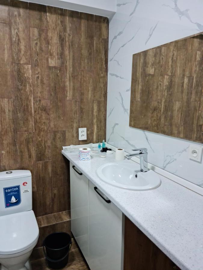 Апартаменты В Центре, В Новом Доме Almaty Luaran gambar