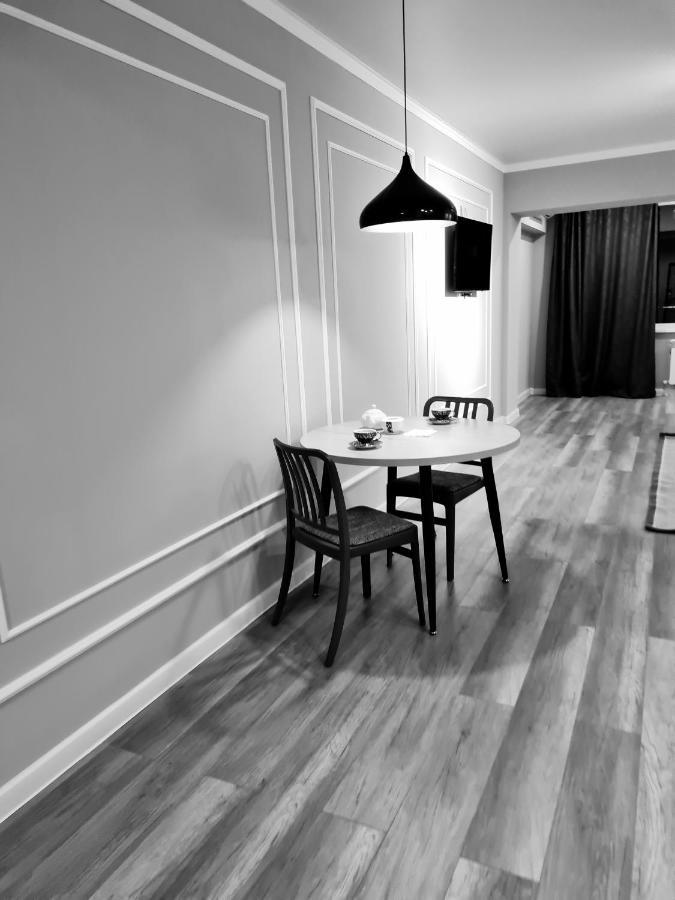 Апартаменты В Центре, В Новом Доме Almaty Luaran gambar