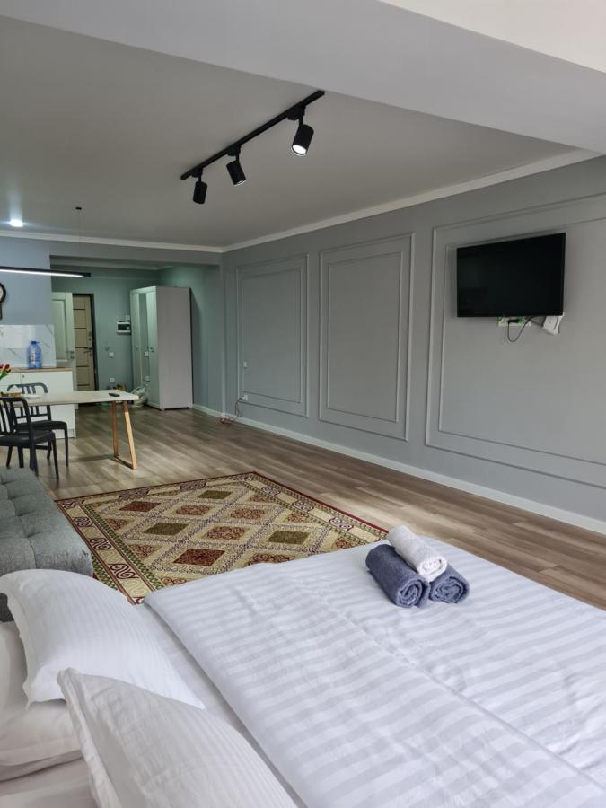 Апартаменты В Центре, В Новом Доме Almaty Luaran gambar