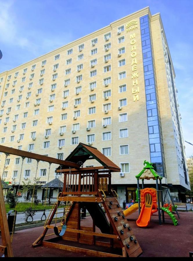 Апартаменты В Центре, В Новом Доме Almaty Luaran gambar