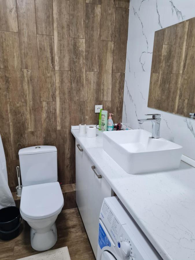 Апартаменты В Центре, В Новом Доме Almaty Luaran gambar